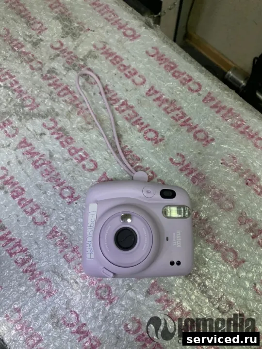 Фотоаппарат цифровой до 7 МП Instax Mini 11