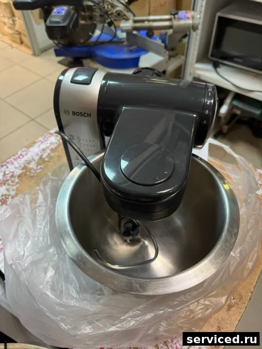 Кухонный комбайн Bosch MUM48SL08
