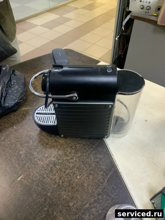 Капсульная кофемашина Nespresso C61