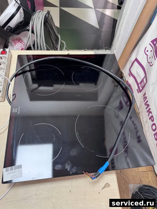 Индукционная плита Electrolux CME6420KA