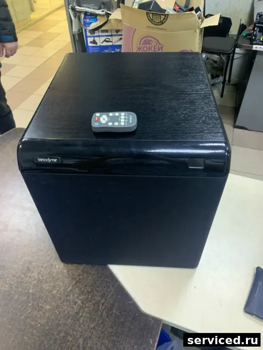 Сабвуфер  Velodyne CHT-10Q