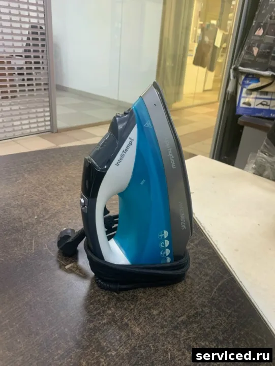 Утюг Morphy Richards 305003