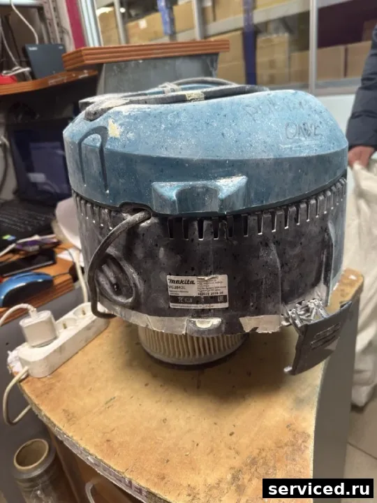 Пылесос Makita VC 2512L