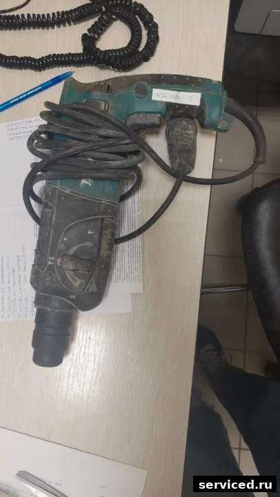 Перфоратор Makita HR2470