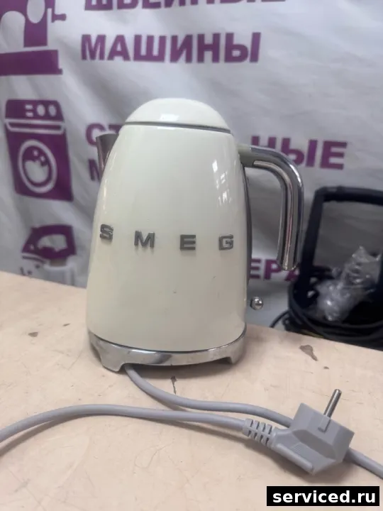 Чайник Smeg KLF 03CREU