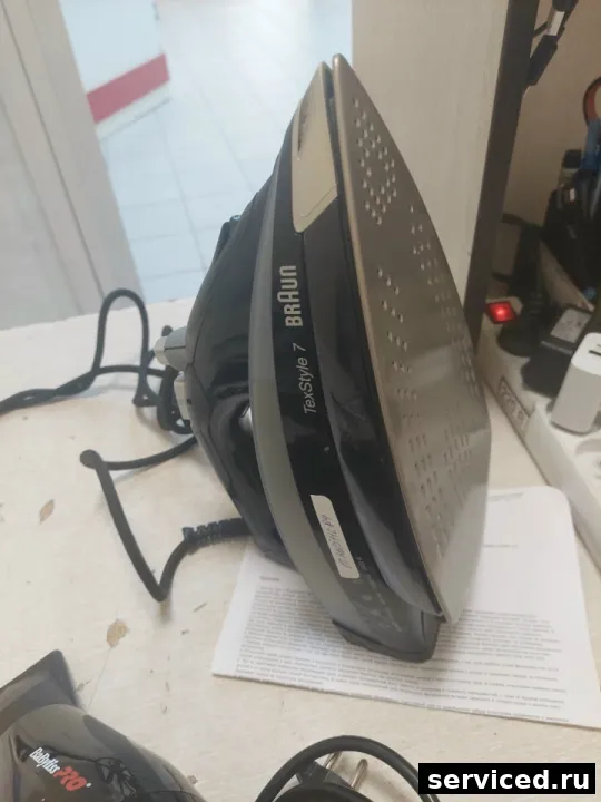 Утюг Braun 4661E