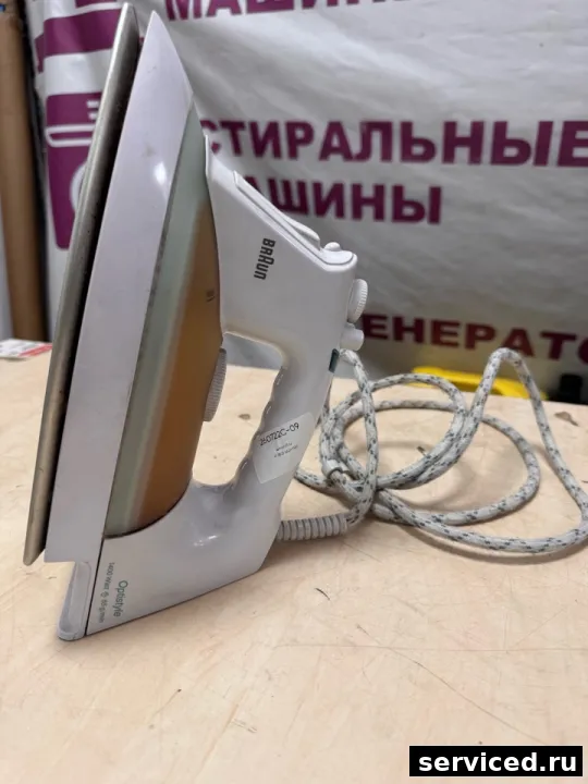 Утюг Braun 4 695