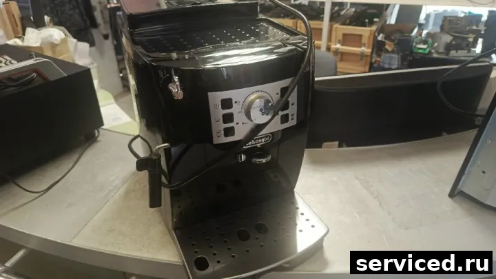 Кофемашина DeLonghi MAGNIFICA S
