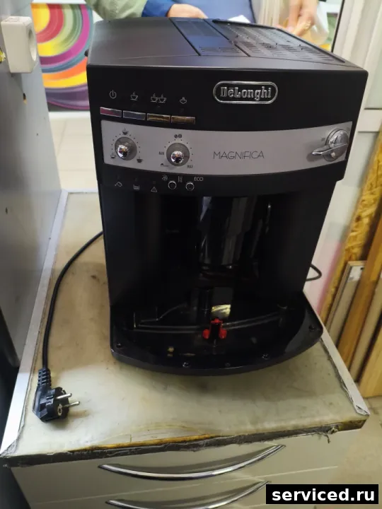 Кофемашина DeLonghi ESAM3000.B