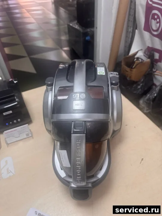 Пылесос LG VK8930H